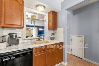 1107 Windsor Dr N in Framingham, MA - Building Photo - Building Photo