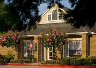 University Forest - Student Housing in Houston, TX - Building Photo - Building Photo