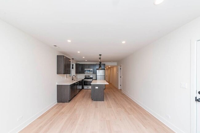 2825 N Rockwell St, Unit G in Chicago, IL - Building Photo - Building Photo