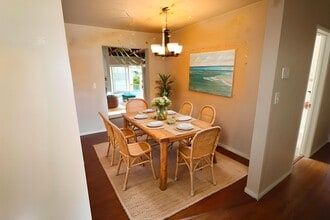 1054 N Grand St in Orange, CA - Building Photo - Building Photo