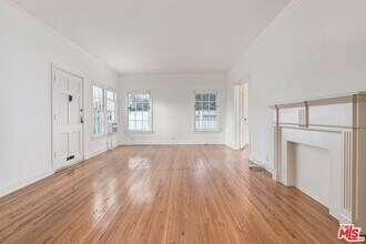 441 1/2 S Palm Dr in Beverly Hills, CA - Building Photo - Building Photo