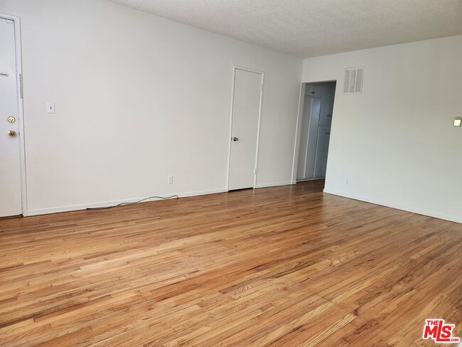 8853 Alcott St in Los Angeles, CA - Building Photo - Building Photo