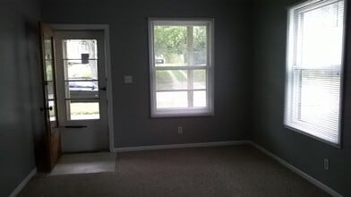 930 Baraga St NE, Unit 930 Baraga N.E. #1 in Grand Rapids, MI - Building Photo - Building Photo