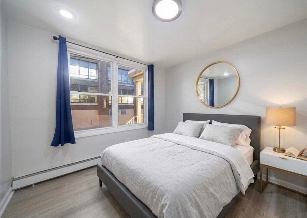 365 Claremont Ave in Jersey City, NJ - Building Photo