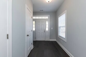 103 Hanover Ct in Clayton, NC - Building Photo - Building Photo
