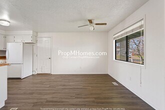 1752 SW Pine St in McMinnville, OR - Building Photo - Building Photo