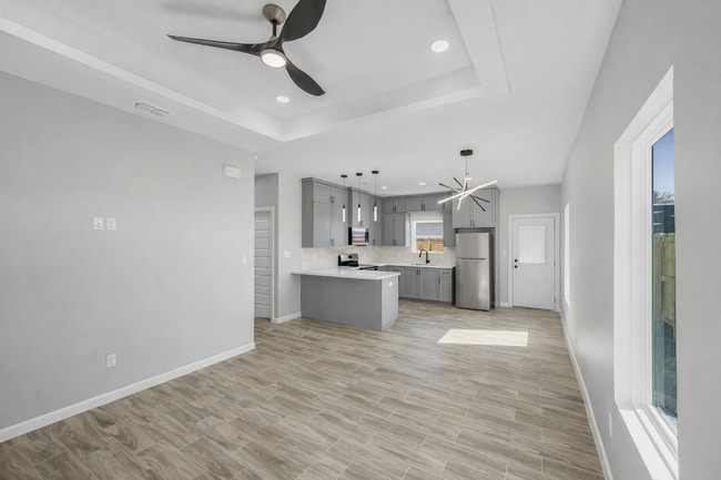 11407 N 24th Ln, Unit 2 in McAllen, TX - Building Photo - Building Photo