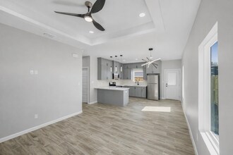 11407 N 24th Ln, Unit 1 in McAllen, TX - Building Photo - Building Photo