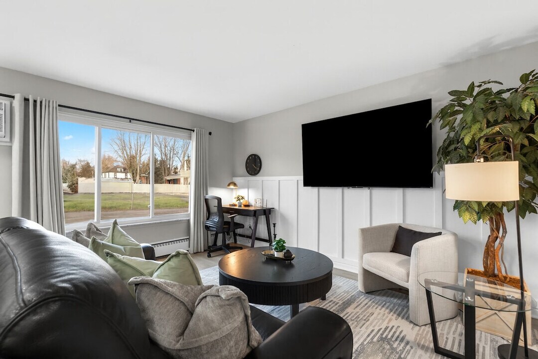 55 Hollywood Ct, Unit SI ID1032368P in Mount Clemens, MI - Foto de edificio