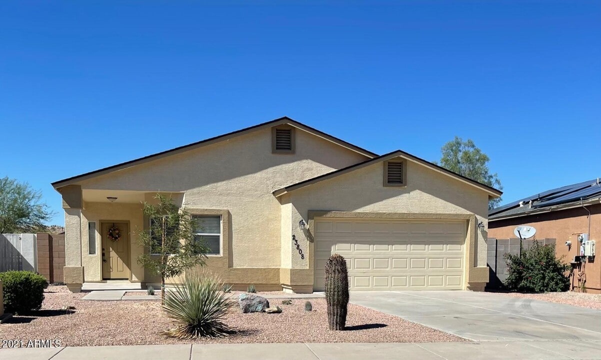 23808 N Sunrise Cir in Florence, AZ - Building Photo