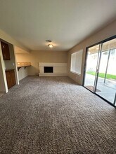 6704 Columbia Ln in Bakersfield, CA - Building Photo - Building Photo