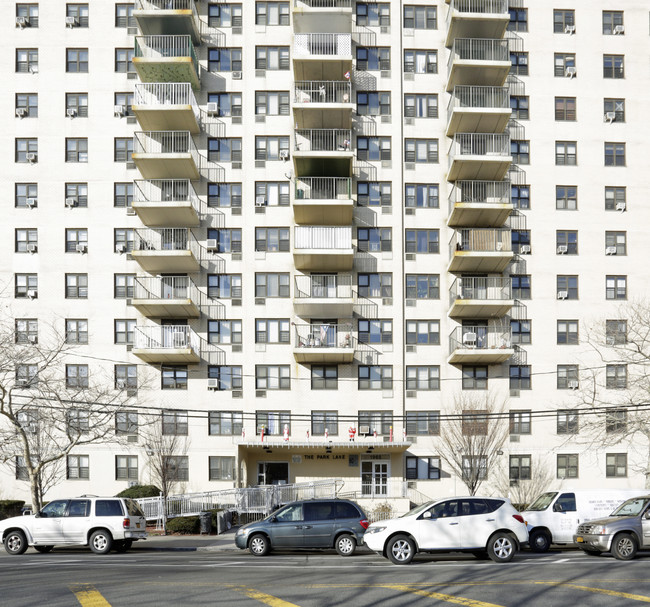 The Park Lane in Bronx, NY - Building Photo - Building Photo