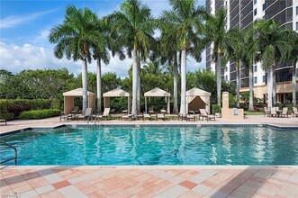 1065 Borghese Ln, Unit 405 in Naples, FL - Building Photo - Building Photo