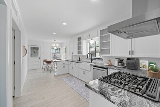 2328 Wordsworth St in Houston, TX - Building Photo - Building Photo