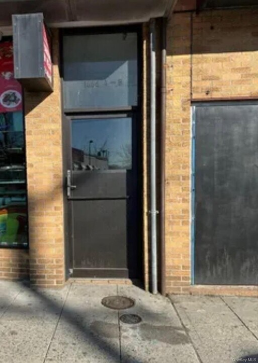 1666 New York Ave in Huntington Station, NY - Building Photo