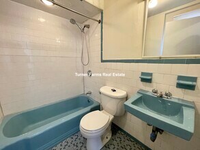 29 Wait St, Unit 3 in Boston, MA - Foto de edificio - Building Photo