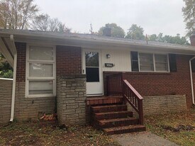 3649 Dresden Dr E in Charlotte, NC - Building Photo