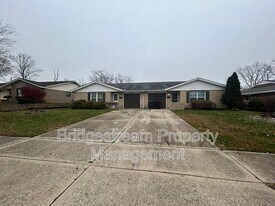 4231 Knollcroft Rd in Trotwood, OH - Building Photo