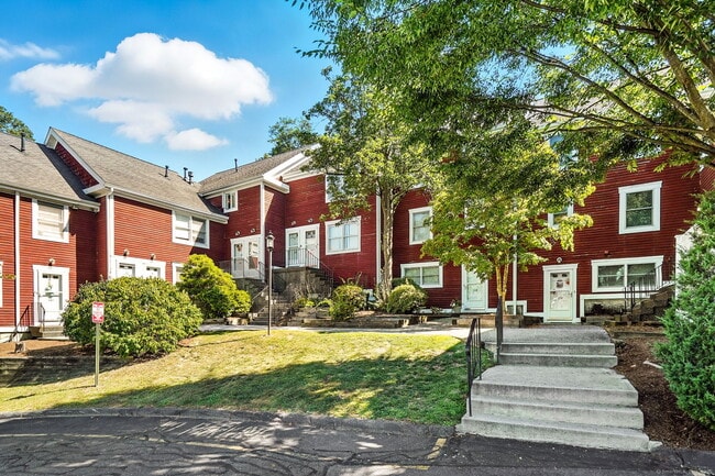 7 Dean St in Danbury, CT - Building Photo - Building Photo