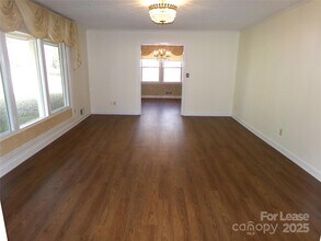 507 Valleyview Dr in Albemarle, NC - Foto de edificio - Building Photo