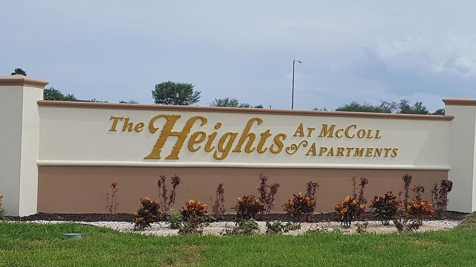 909 Myrtle Beach Ave in McAllen, TX - Building Photo