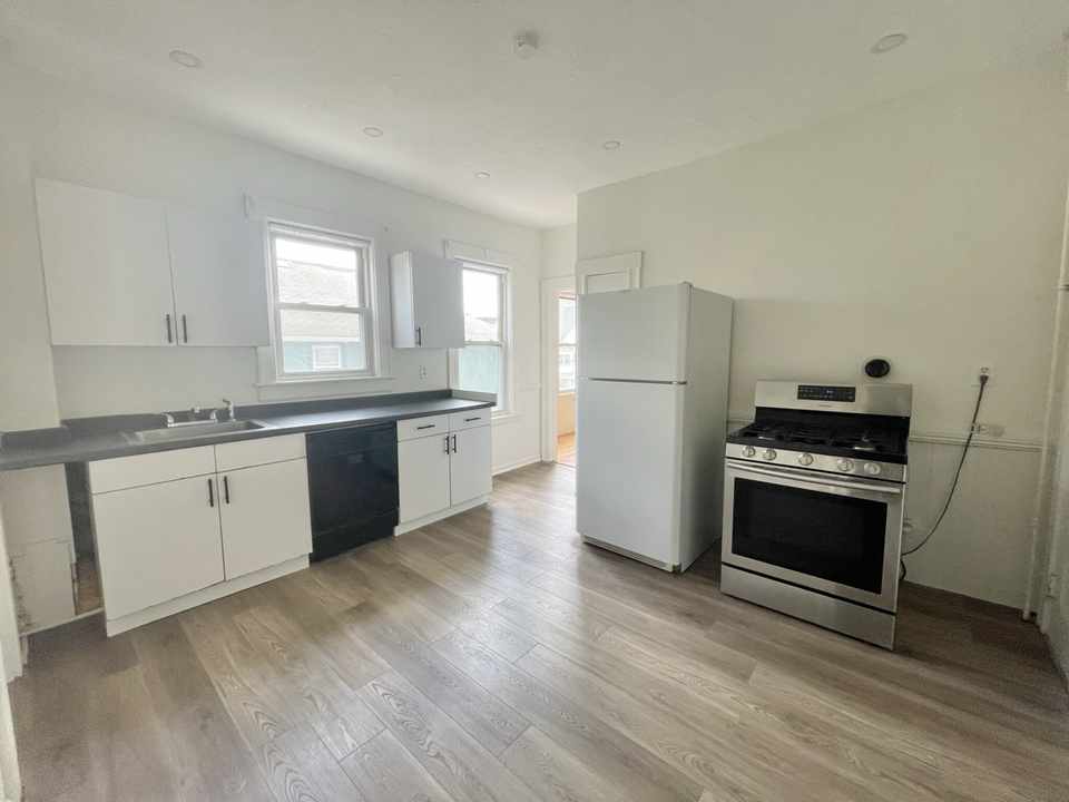 25 Haskell St, Unit 2 in Boston, MA - Building Photo