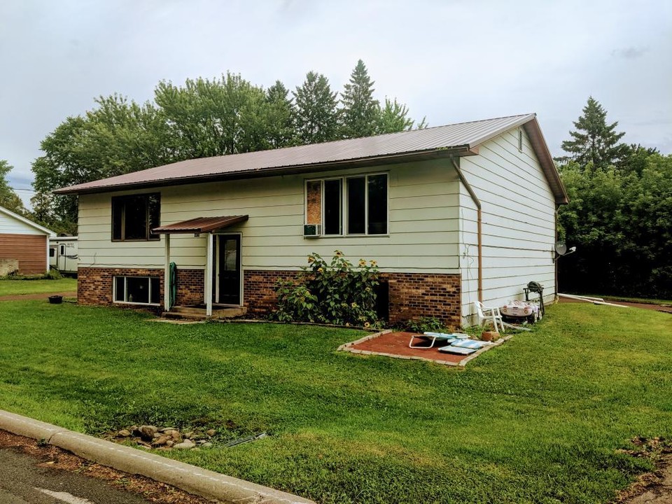 6478 Lake St in Finlayson, MN - Building Photo