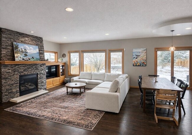 property at 2489 Schneider Ct