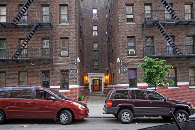 517-525 W 212th St in New York, NY - Foto de edificio - Building Photo