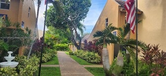 959 SE 2nd Ave, Unit 209 in Deerfield Beach, FL - Building Photo
