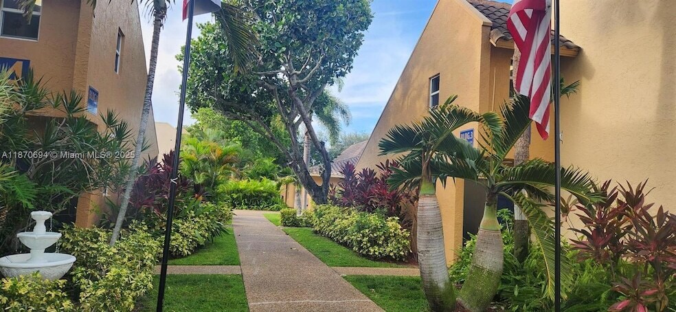 959 SE 2nd Ave, Unit 209 in Deerfield Beach, FL - Building Photo