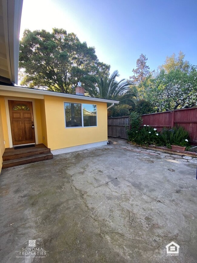 18626 Manzanita Rd in Sonoma, CA - Building Photo - Building Photo