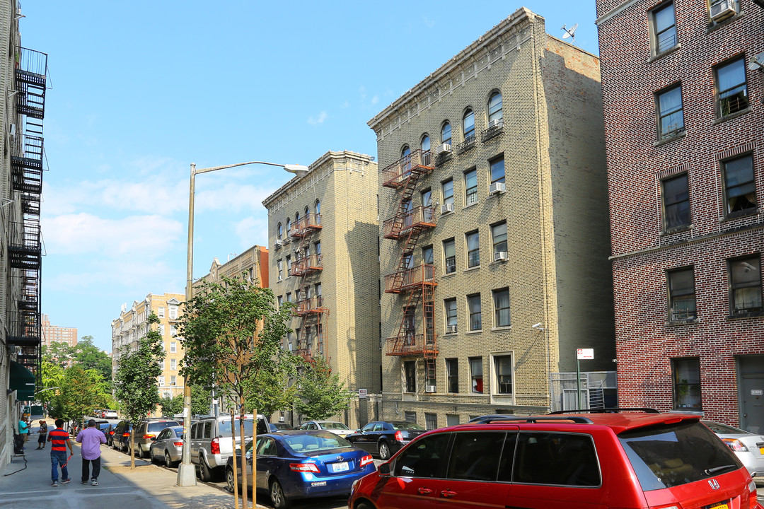 609-615 W 189th St in New York, NY - Building Photo