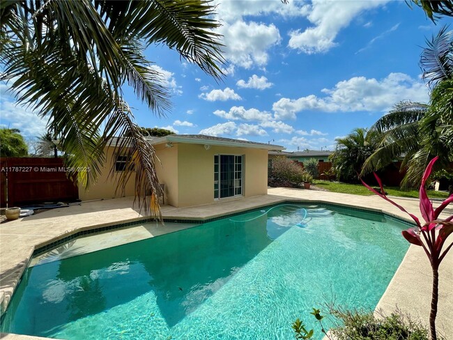 4051 NE 17th Terrace in Pompano Beach, FL - Building Photo - Building Photo