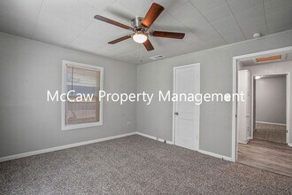 303 Dunn St in Waxahachie, TX - Building Photo - Building Photo