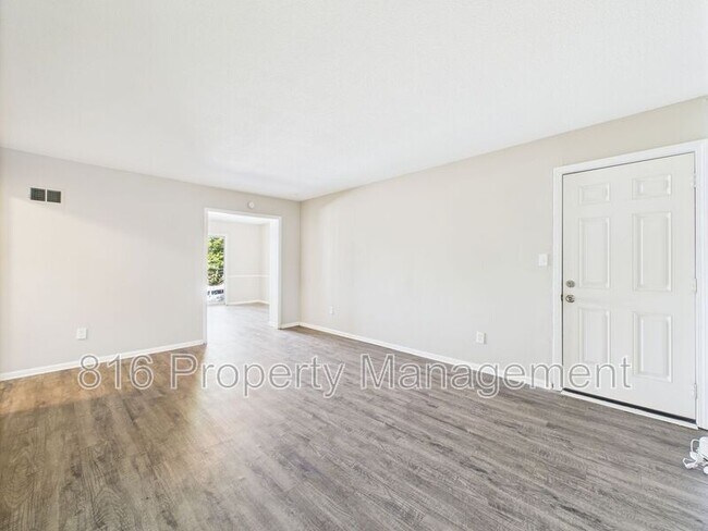 8030 Campbell St in Kansas City, MO - Building Photo - Building Photo