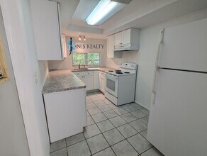 3355 Devonshire Dr in Holiday, FL - Building Photo - Building Photo