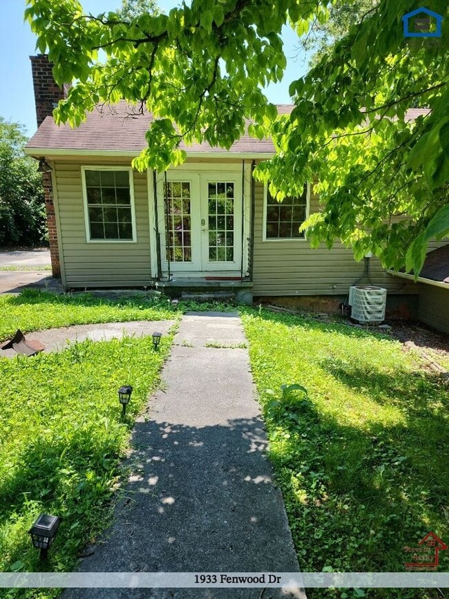 1933 Fenwood Dr in Knoxville, TN - Foto de edificio - Building Photo