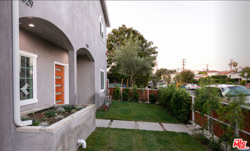 1627 Ridgeley Dr in Los Angeles, CA - Building Photo - Building Photo