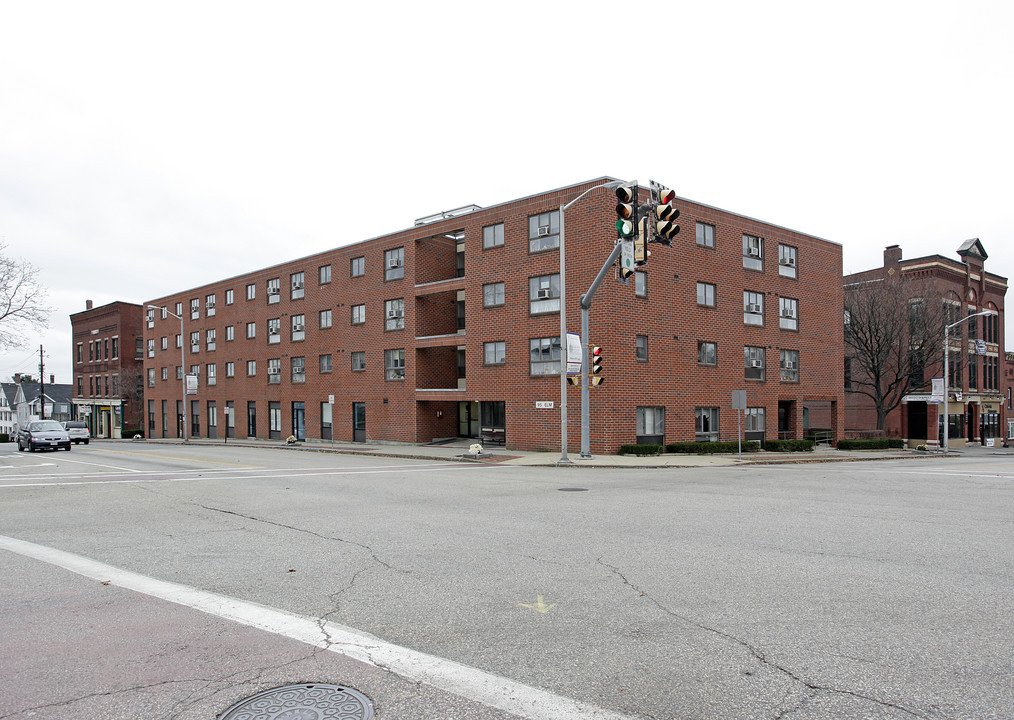 Centerview Building in Millbury, MA - Foto de edificio