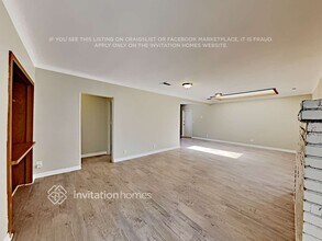 14205 Haynes St in Los Angeles, CA - Building Photo - Building Photo