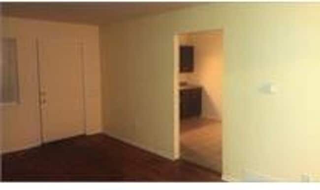 975 S Lowell Blvd in Denver, CO - Building Photo - Building Photo