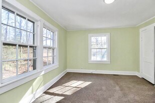 1208 Saratoga Dr in Charlotte, NC - Building Photo