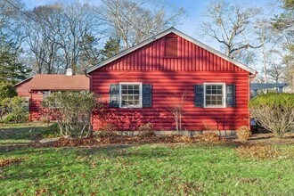 1850 Sterling Rd in Cutchogue, NY - Building Photo - Building Photo