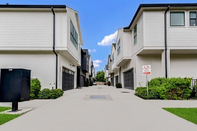 2611 Judiway St in Houston, TX - Building Photo - Building Photo