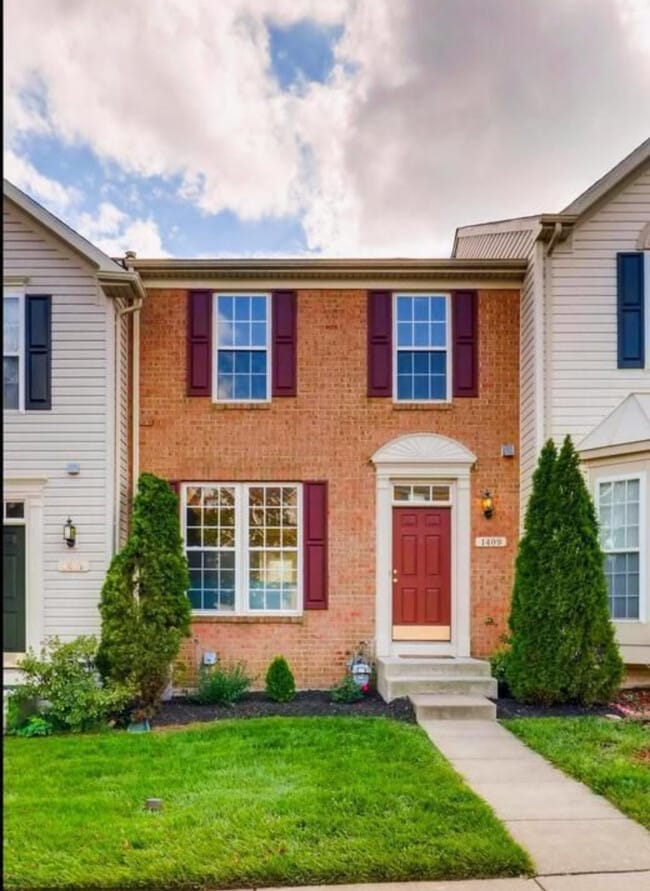 property at 1409 Pangbourne Way