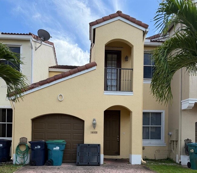 property at 14958 SW 41st Ln