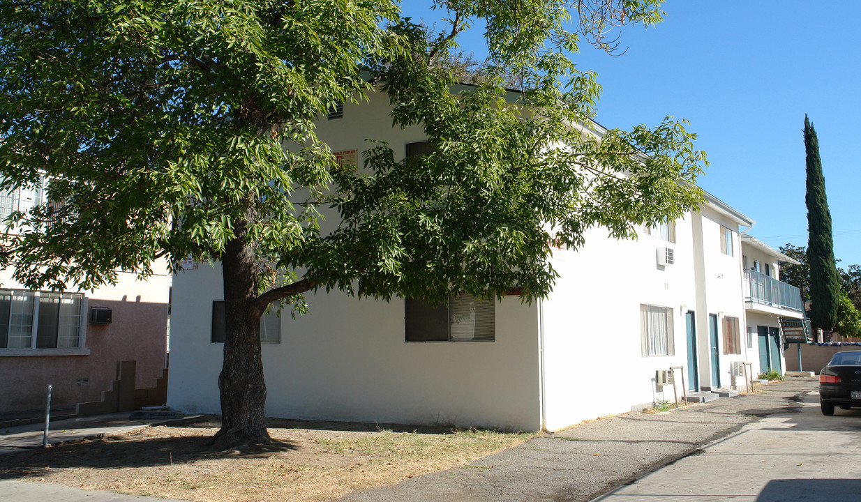 5524 Elmer Ave in North Hollywood, CA - Foto de edificio