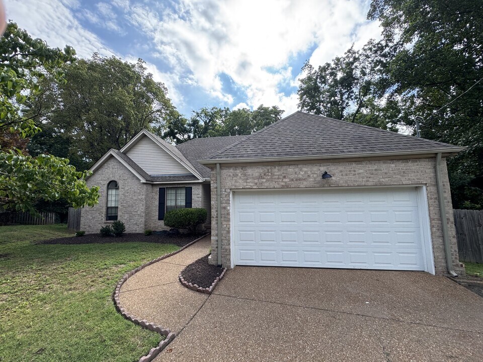 825 Cold Creek Trail in Nashville, TN - Building Photo