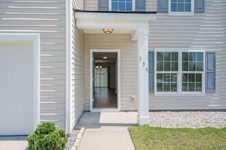 135 Davila St in Hinesville, GA - Building Photo - Building Photo